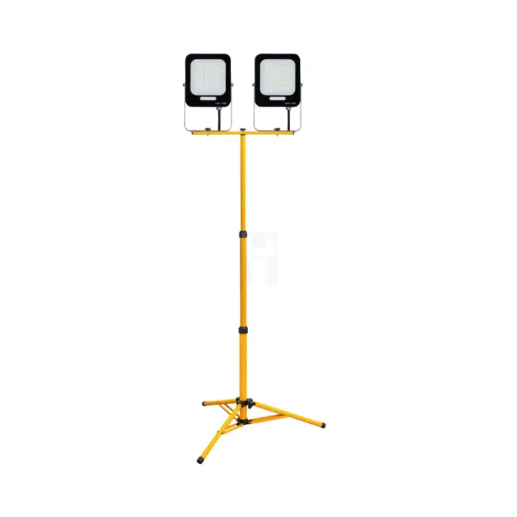 FOCO LED COM TRIPÉ 50W AYERBE