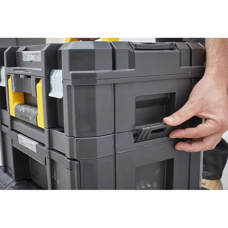 CAIXA TSTAK III COM 6 COMPARTIMENTOS EXTRAÍVEIS STANLEY