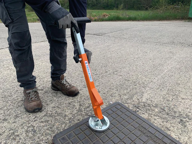 Levantador Magnético de Tampas de Visita ITALIFTERS XT4 NANO 3.5kg 300kg