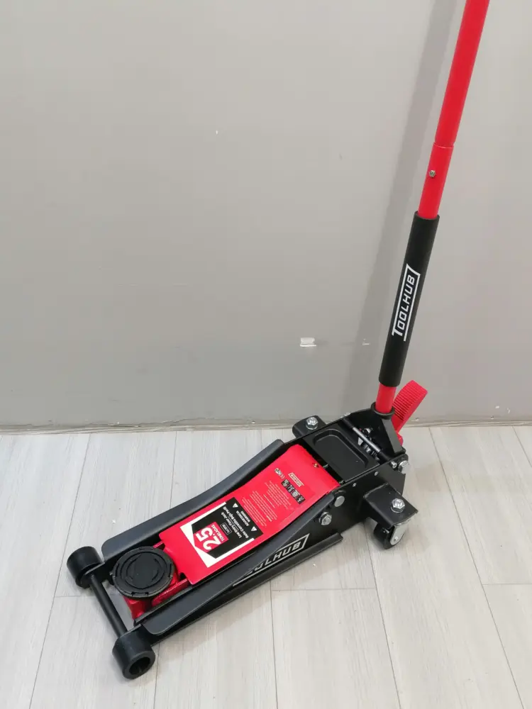 Macaco Hidráulico de Rodas de Baixo Perfil TOOLHUB 2.5T Macaco Hidráulico de Rodas de Baixo Perfil TOOLHUB 2.5T